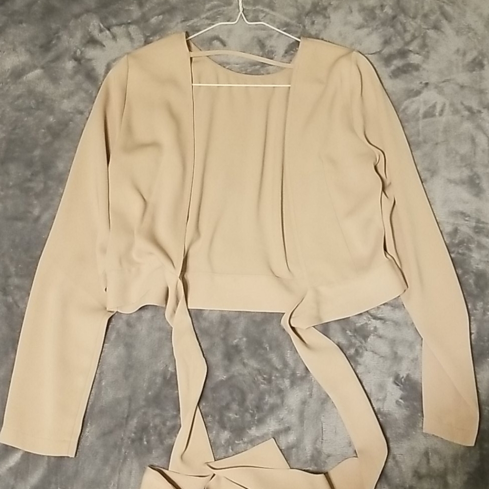 Nude crop tie top